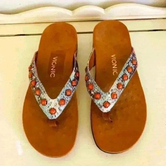 Vionic Sandals size 10 - Picture 1 of 4